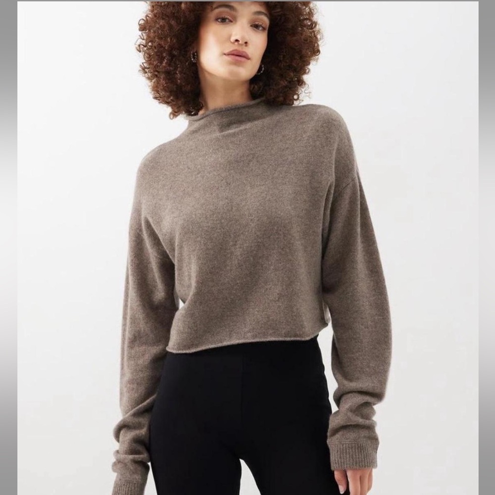 Reformation Classic Cashmere Mock Neck in Brown/Taupe (US M)